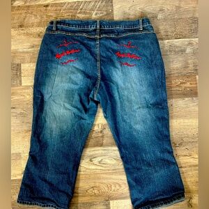 Apple Bottoms Jeans Womens 20W Blue Capri Denim Cotton Stretch Embroidered
